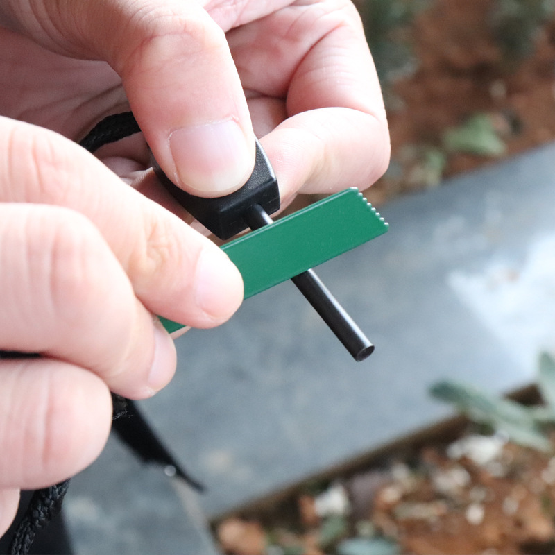 Ferro Rod Striker - Mini palo de magnesio impermeable de